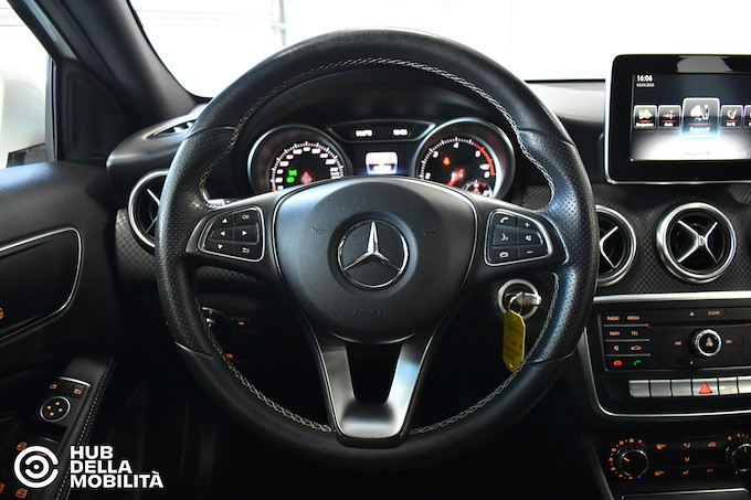 MERCEDES-BENZ A 180 d Sport